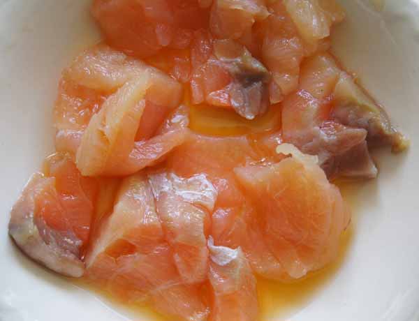 Рыба (лосось) слабосоленая, домашнего приготовления