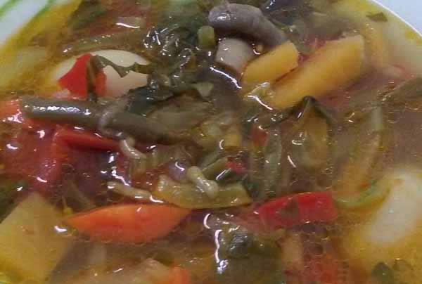 Суп овощной, с белой фасолью, репой и грибами