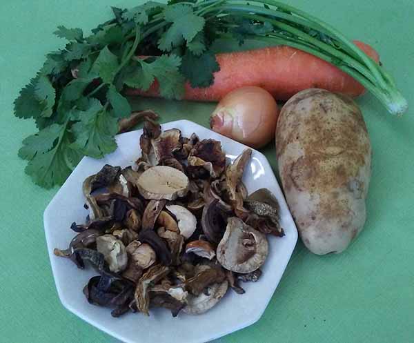 грибы, лук, морковь, картофель