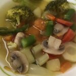 Постный суп без масла, с грибами, спаржей и брокколи